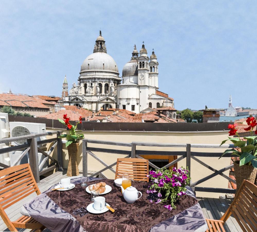 Accademia Charm Apartments By Wonderful Italy เวนิส ภายนอก รูปภาพ