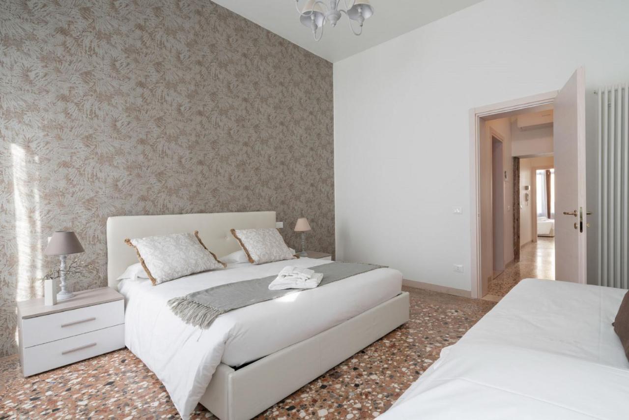 Accademia Charm Apartments By Wonderful Italy เวนิส ภายนอก รูปภาพ