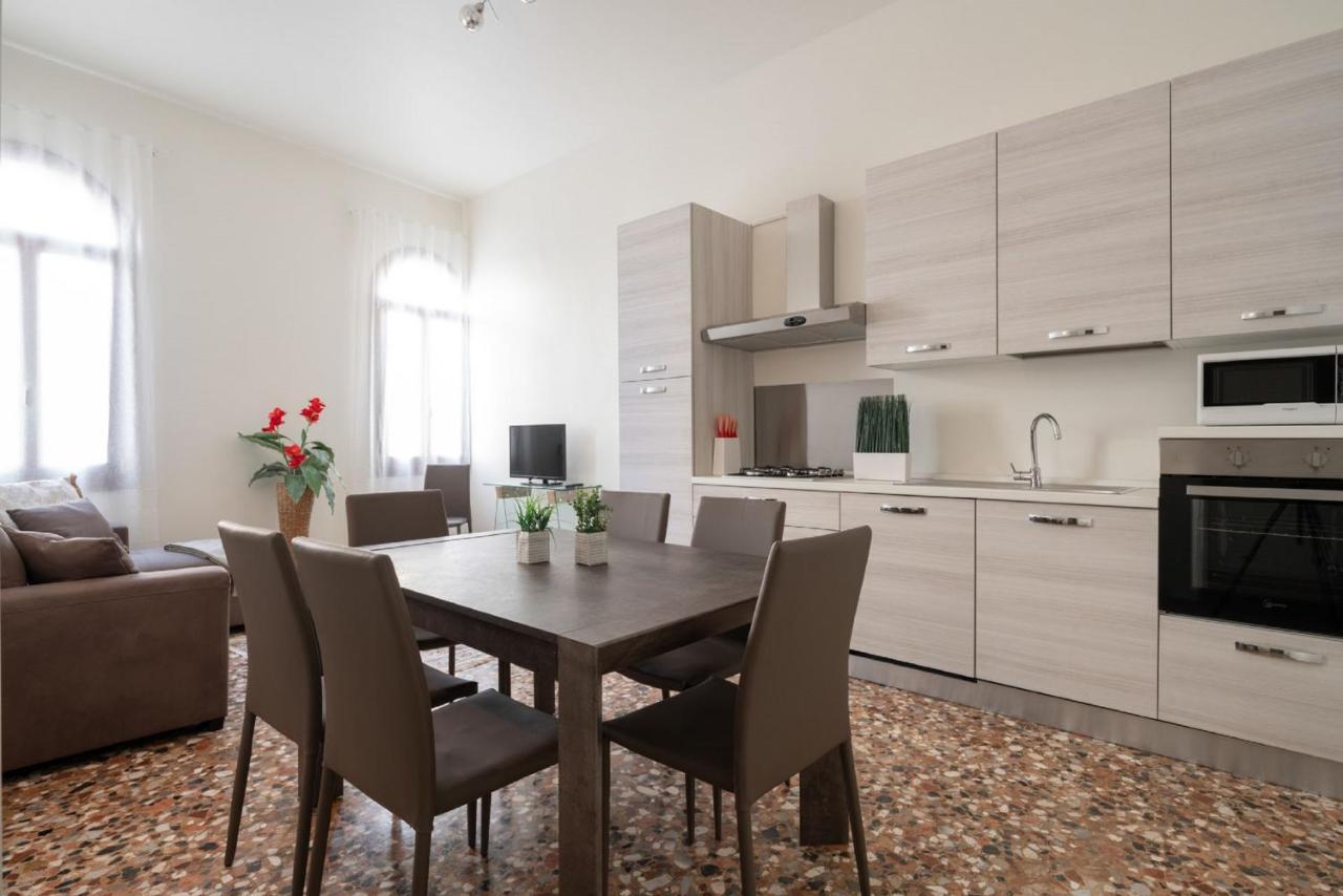 Accademia Charm Apartments By Wonderful Italy เวนิส ภายนอก รูปภาพ