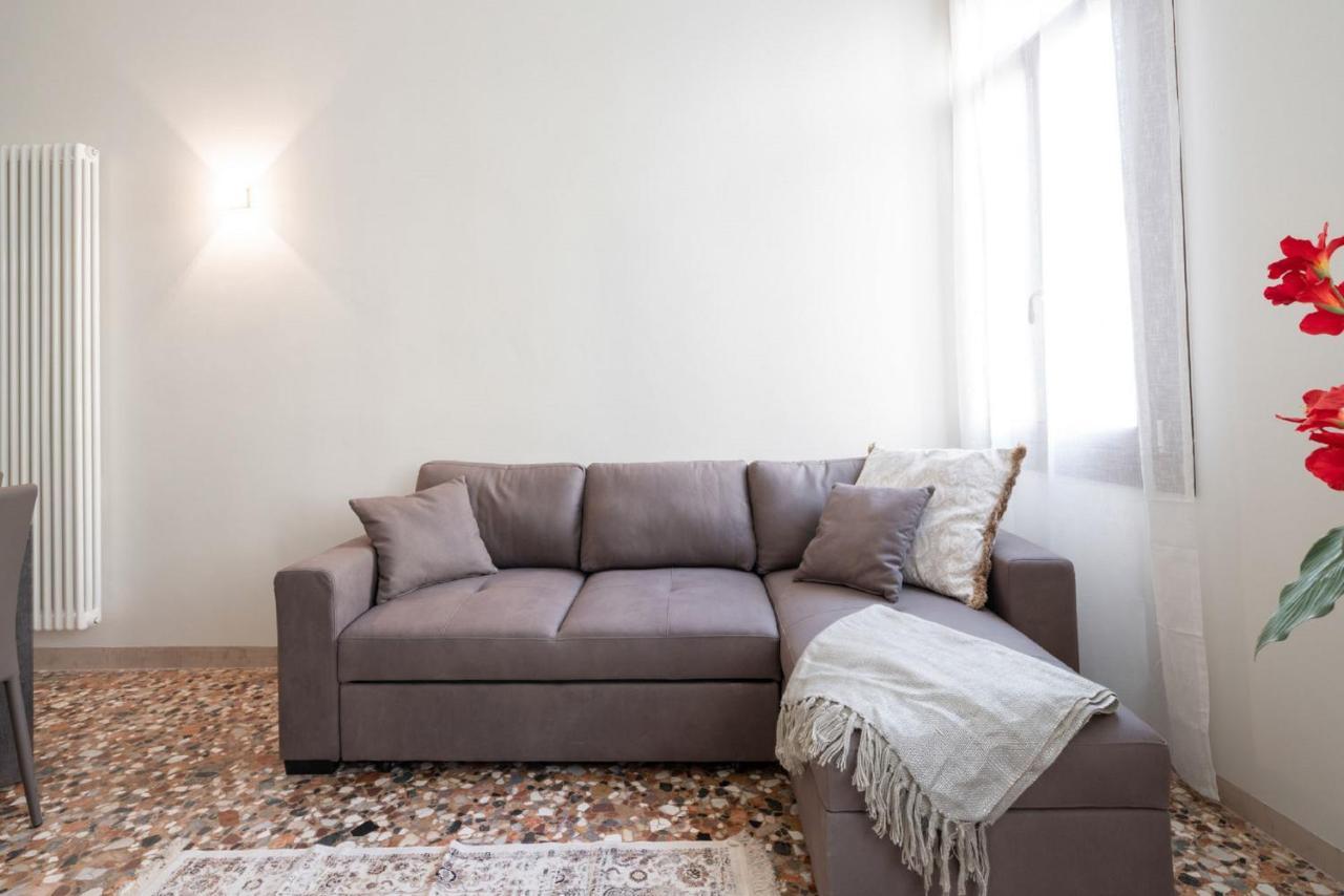 Accademia Charm Apartments By Wonderful Italy เวนิส ภายนอก รูปภาพ