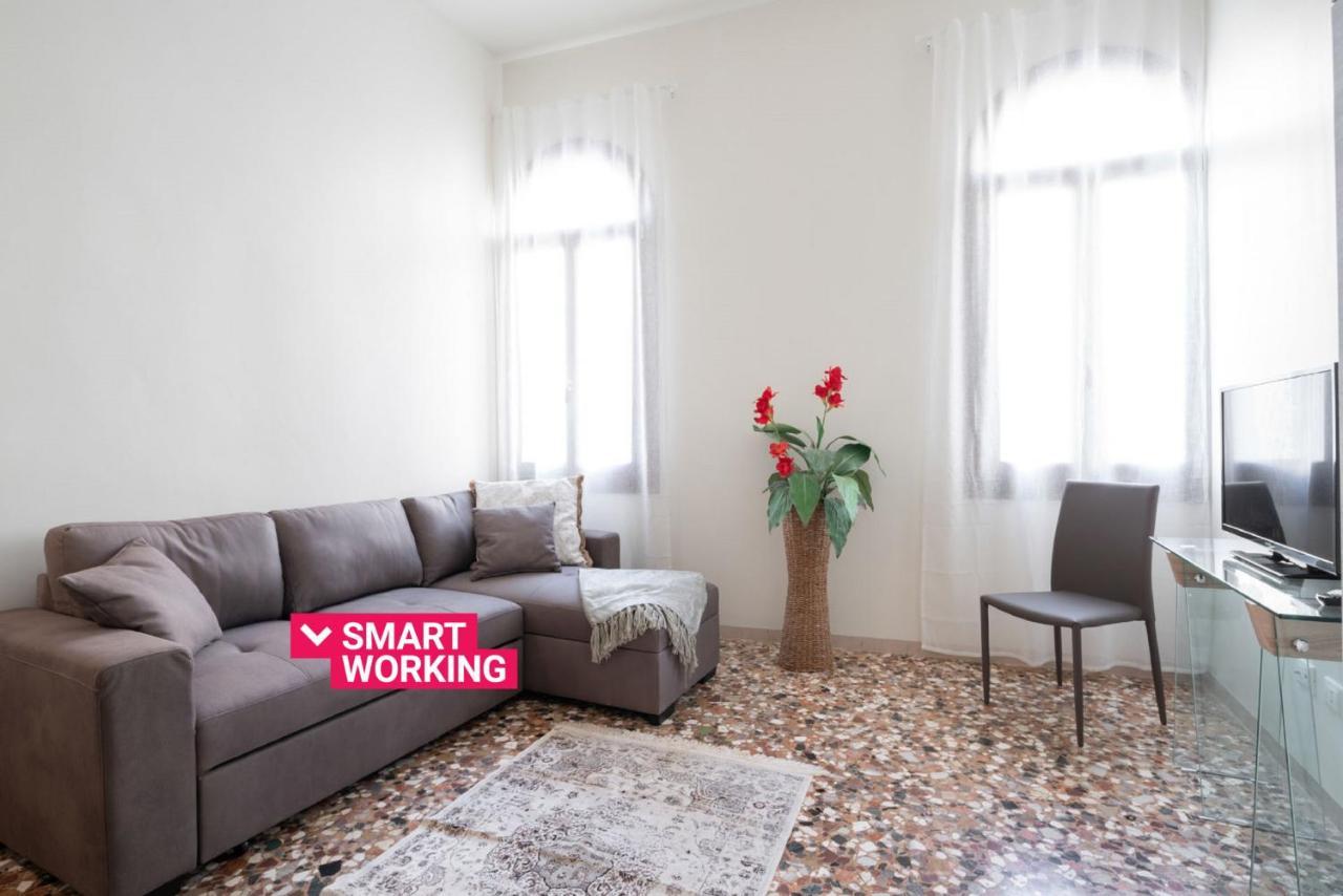 Accademia Charm Apartments By Wonderful Italy เวนิส ภายนอก รูปภาพ
