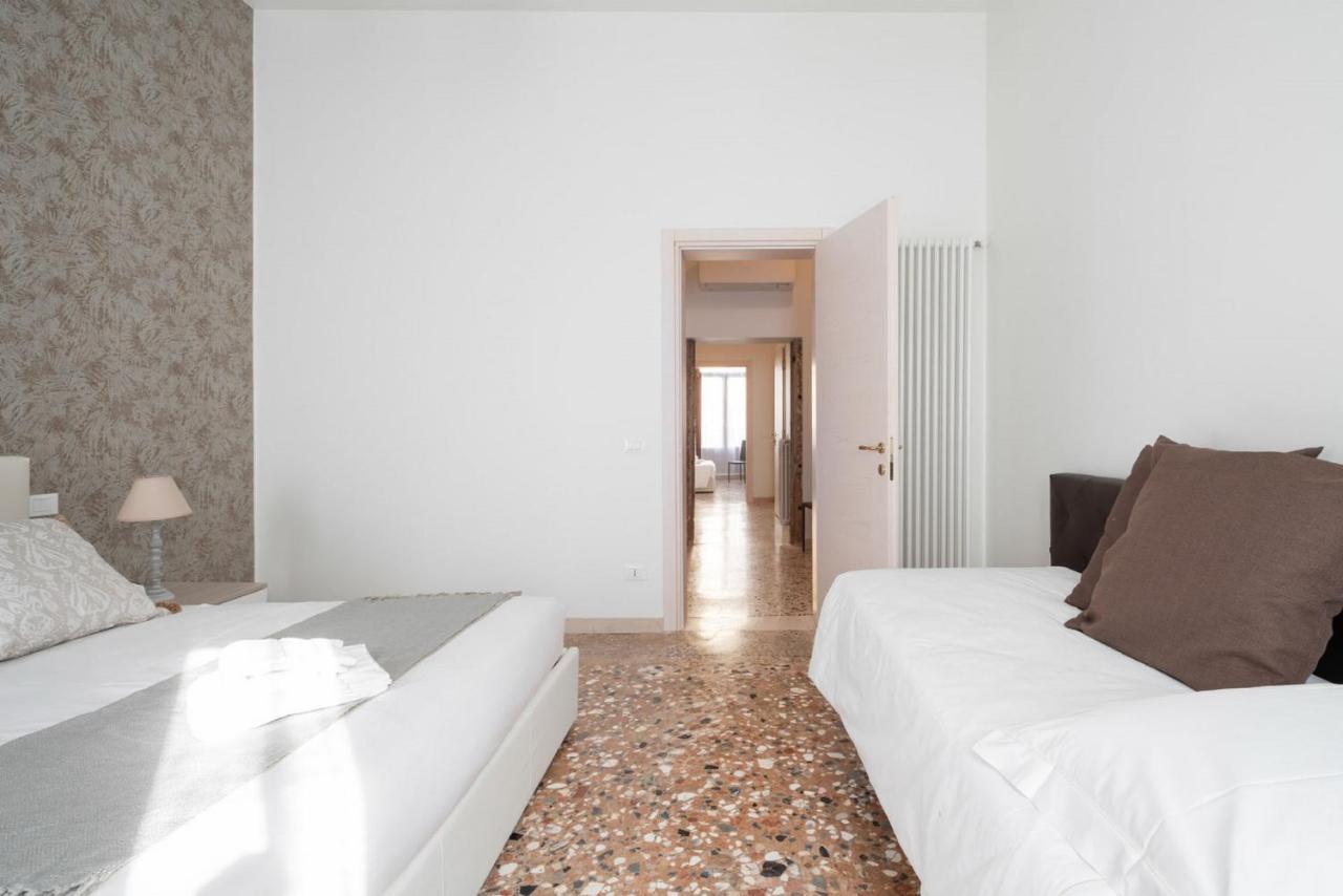 Accademia Charm Apartments By Wonderful Italy เวนิส ภายนอก รูปภาพ