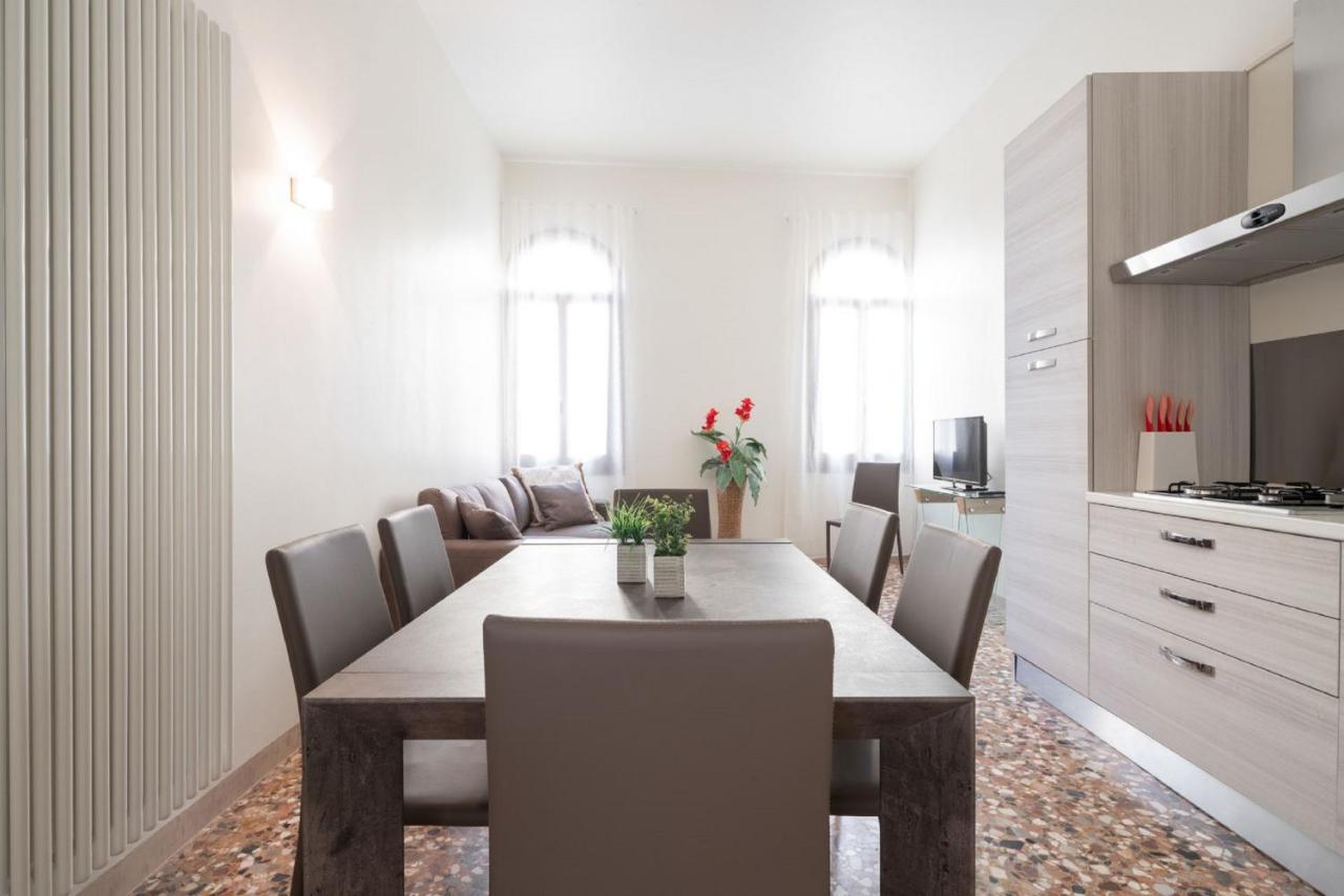 Accademia Charm Apartments By Wonderful Italy เวนิส ภายนอก รูปภาพ
