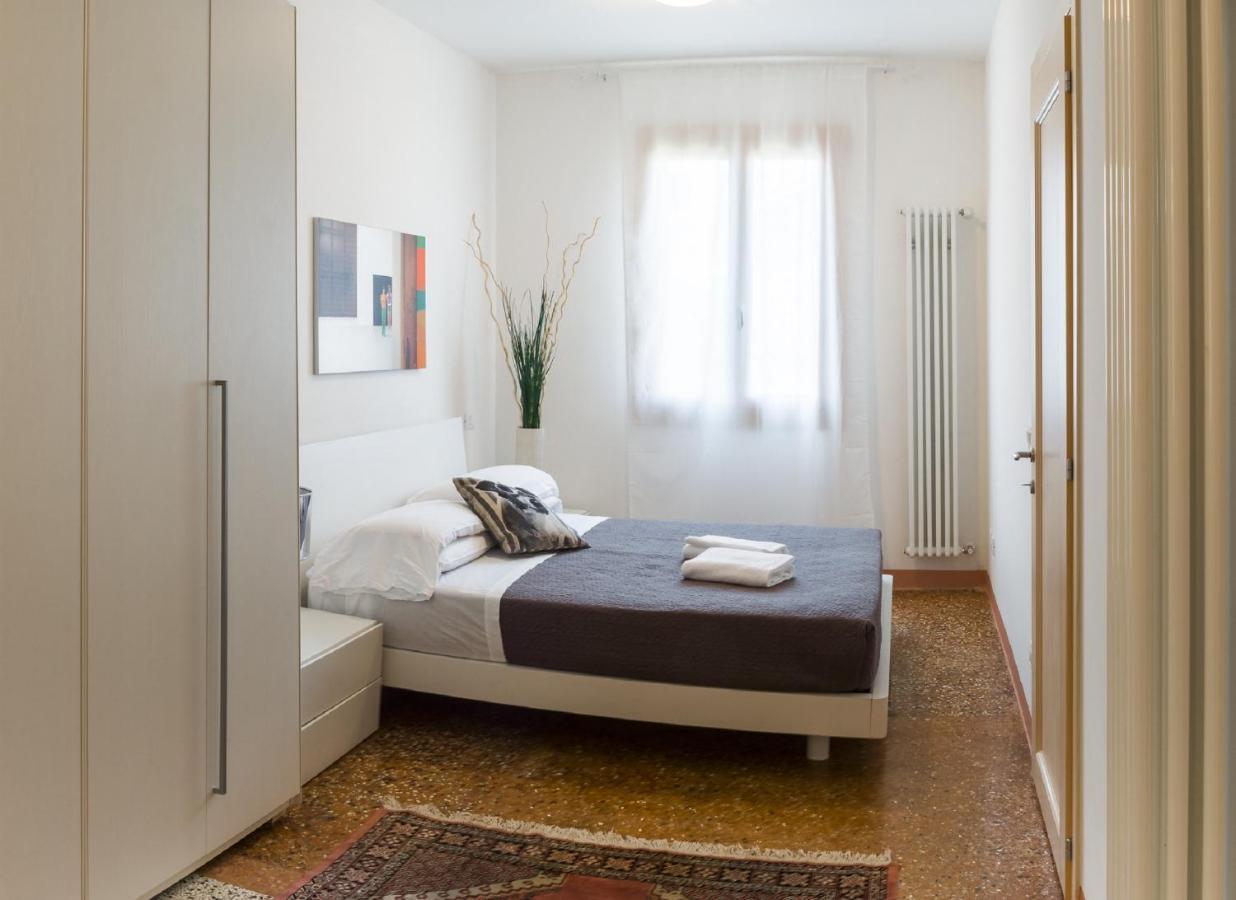Accademia Charm Apartments By Wonderful Italy เวนิส ภายนอก รูปภาพ