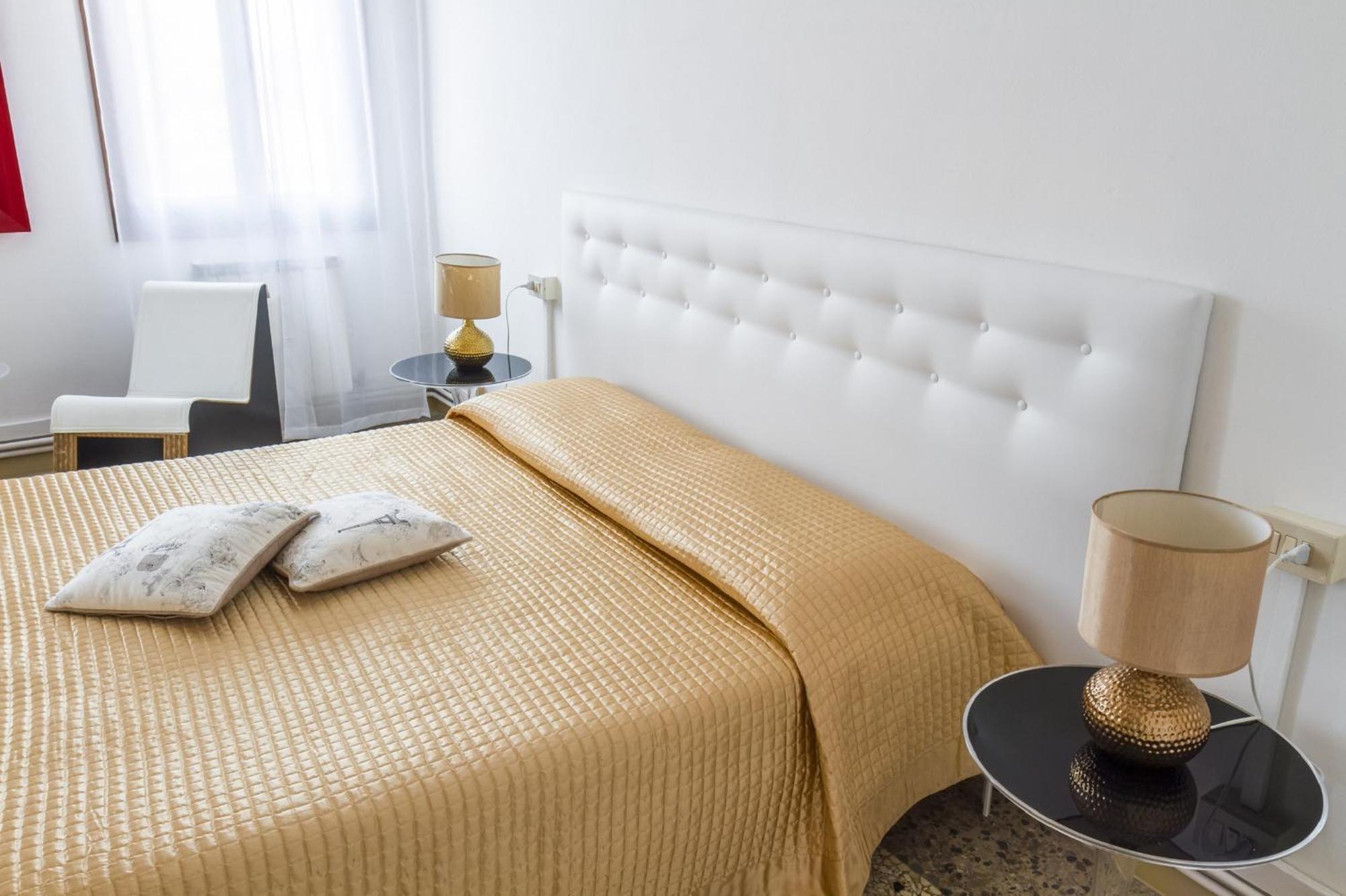 Accademia Charm Apartments By Wonderful Italy เวนิส ภายนอก รูปภาพ
