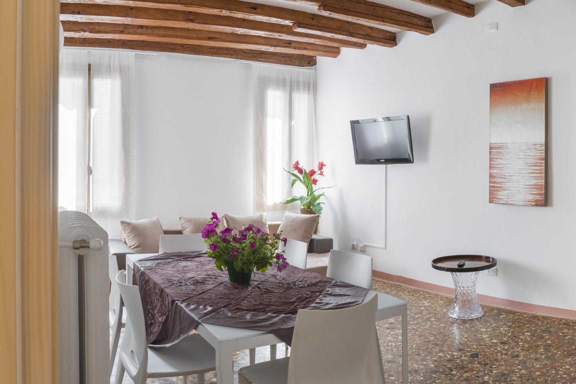 Accademia Charm Apartments By Wonderful Italy เวนิส ภายนอก รูปภาพ