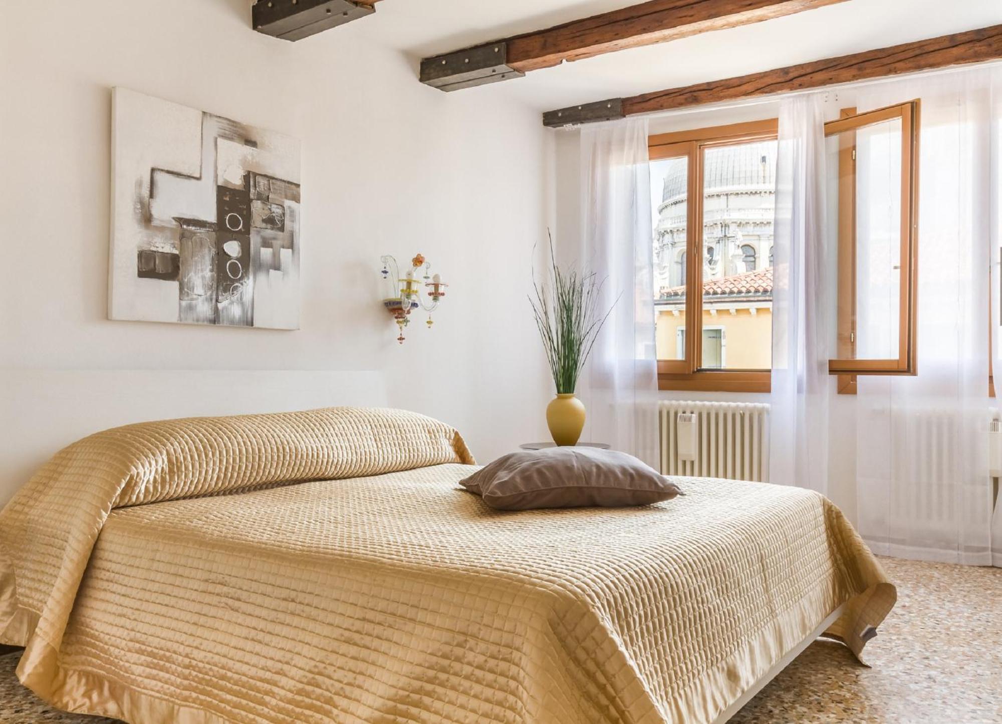Accademia Charm Apartments By Wonderful Italy เวนิส ภายนอก รูปภาพ